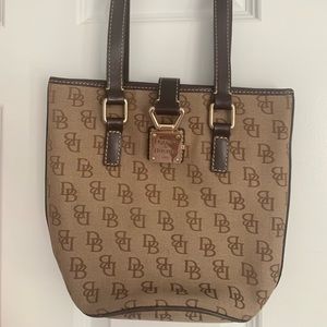 Dooney and Bourke Bucket shoulder bag
